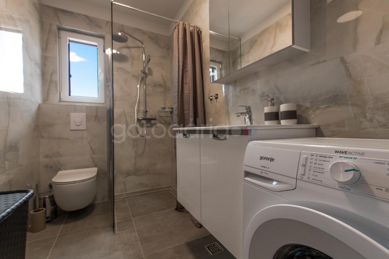 Sea View Apartments Diana Makarska Esterno foto
